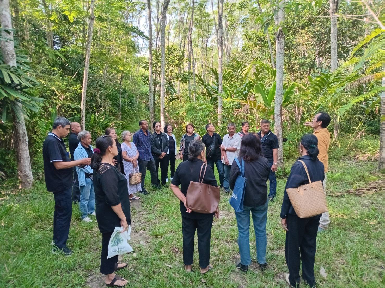 title - ส.ป.ก.ตรัง ดำเนินการจัดอบรม/ศึกษาดูงาน หลักสูตร ระบบการผลิตเกษตรกรรมยั่งยืน  ภายใต้โครงการพัฒนาเกษตรกรรมยั่งยืน กิจกรรมพัฒนาเกษตรกรรมยั่งยืนในเขตปฏิรูปที่ดินจังหวัดตรัง ปีงบประมาณ พ.ศ. ๒๕๖๙